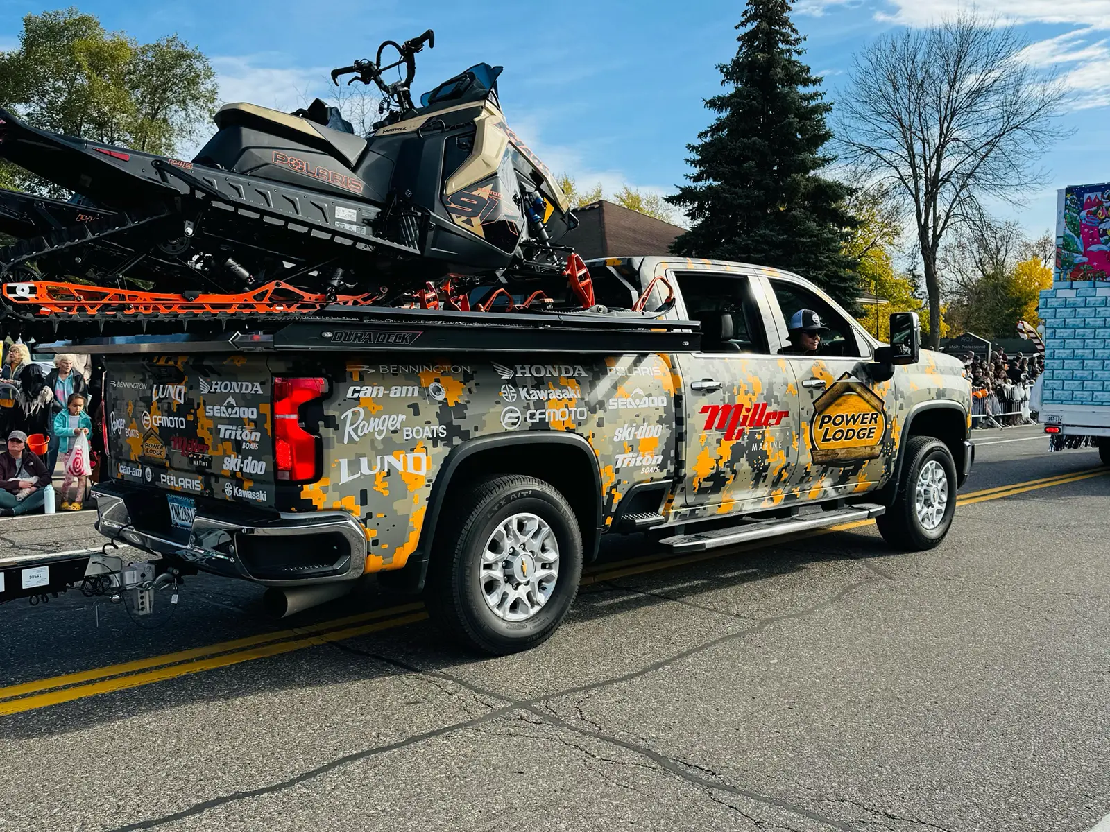 Power Lodge Truck